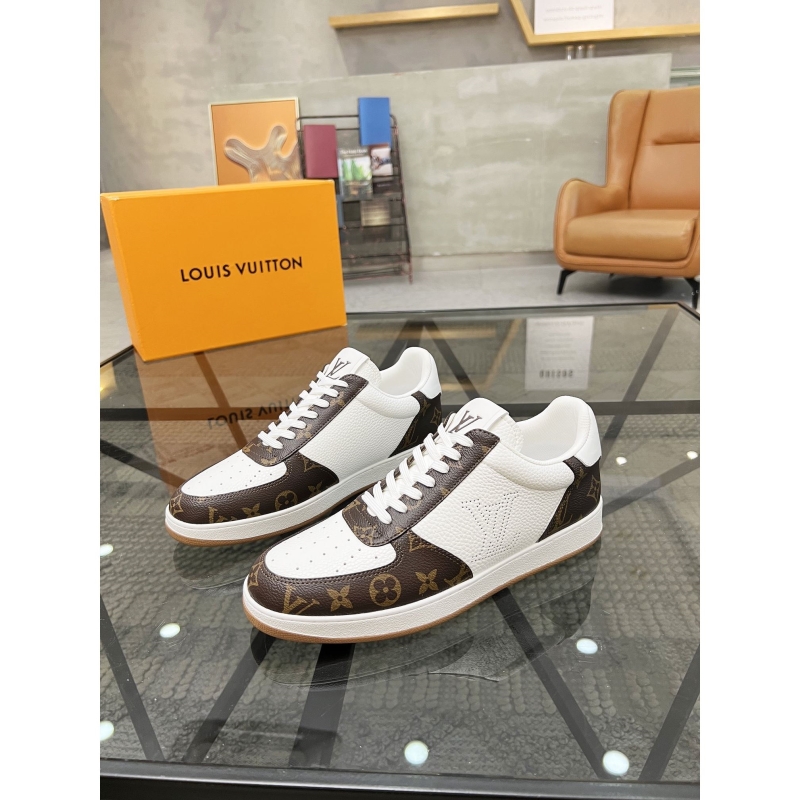 l**is V*t*n sneakers